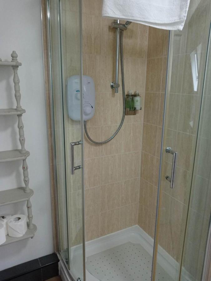 לונדין לינקס 2 Bedrooms Sleeps 4 Free Wifi Parking Outdoor Area מראה חיצוני תמונה