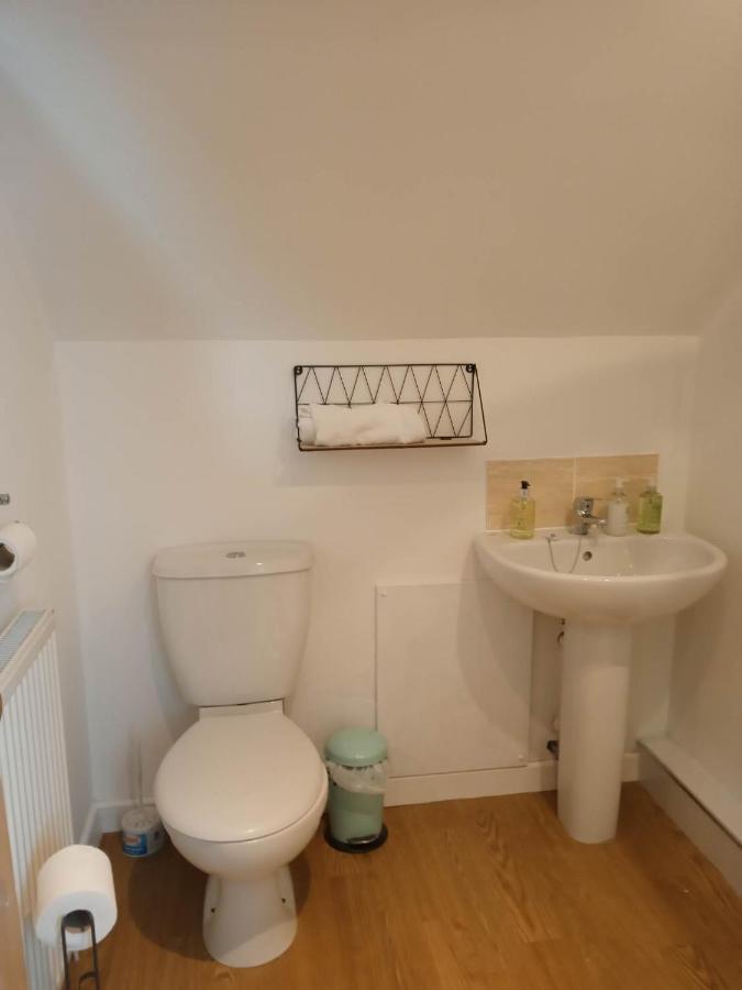 לונדין לינקס 2 Bedrooms Sleeps 4 Free Wifi Parking Outdoor Area מראה חיצוני תמונה