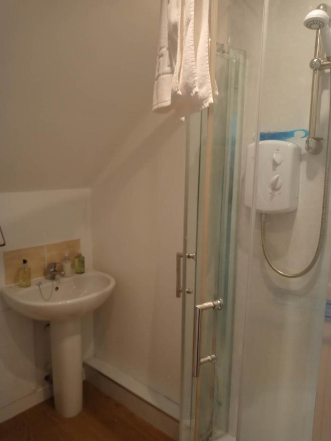 לונדין לינקס 2 Bedrooms Sleeps 4 Free Wifi Parking Outdoor Area מראה חיצוני תמונה