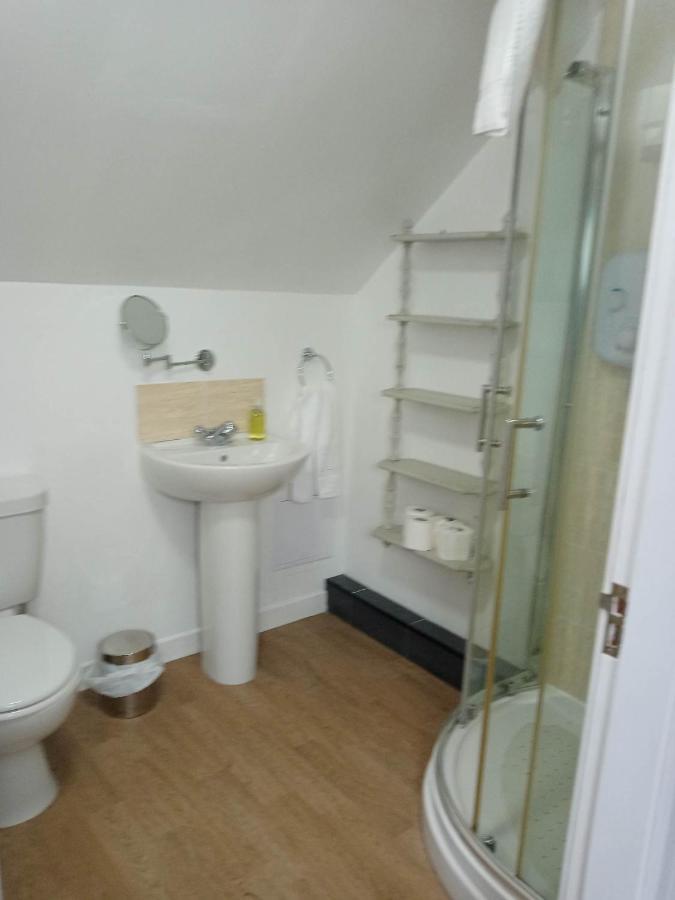 לונדין לינקס 2 Bedrooms Sleeps 4 Free Wifi Parking Outdoor Area מראה חיצוני תמונה