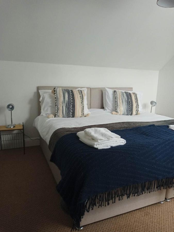 לונדין לינקס 2 Bedrooms Sleeps 4 Free Wifi Parking Outdoor Area מראה חיצוני תמונה
